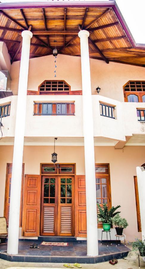 4Ty Two Homestay Galle Exterior foto