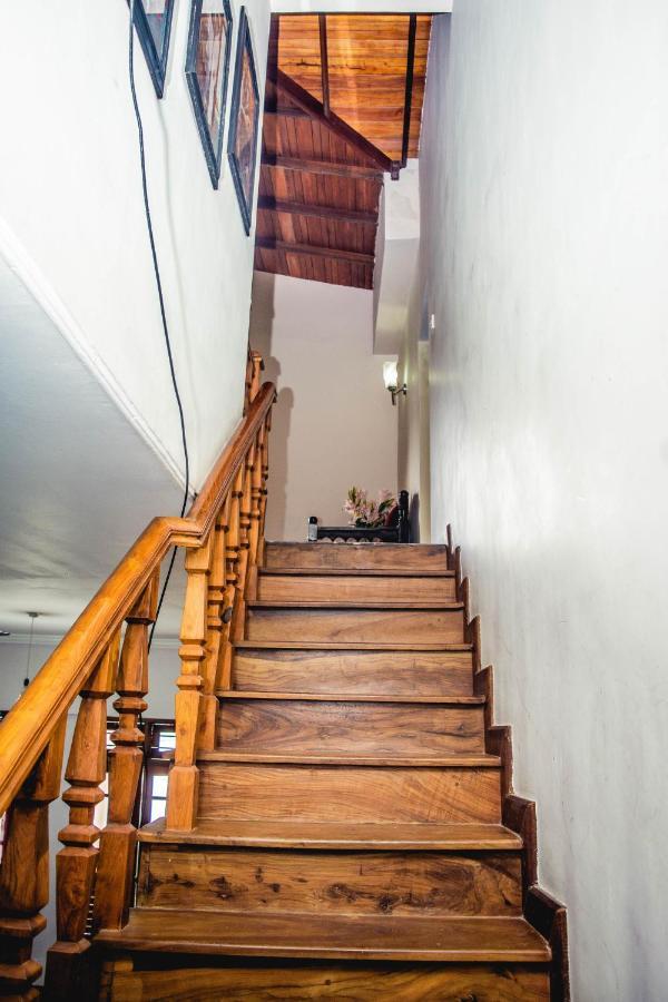 4Ty Two Homestay Galle Exterior foto